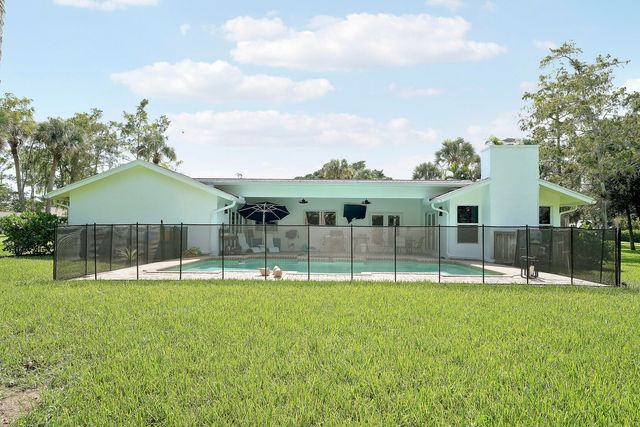 12709 Quercus Lane, Wellington, FL 33414