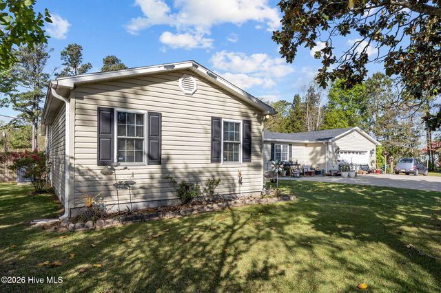 855 Belgrade Swansboro Road, Stella, NC 28582