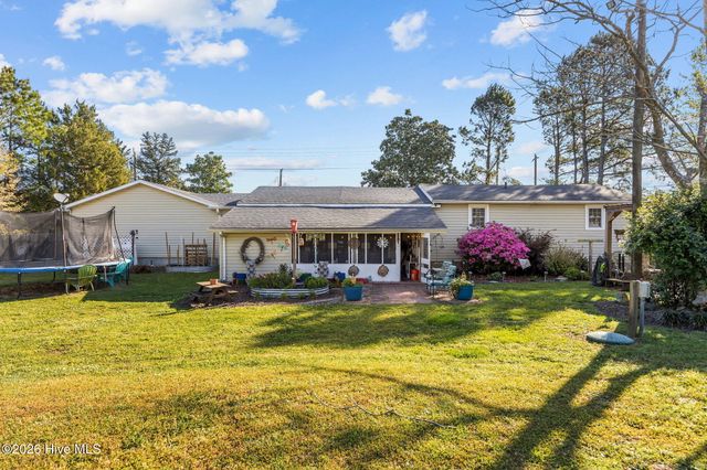 855 Belgrade Swansboro Road, Stella, NC 28582