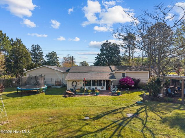 855 Belgrade Swansboro Road, Stella, NC 28582