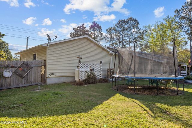 855 Belgrade Swansboro Road, Stella, NC 28582