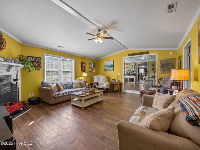 855 Belgrade Swansboro Road, Stella, NC 28582