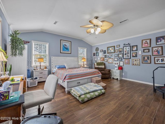 855 Belgrade Swansboro Road, Stella, NC 28582