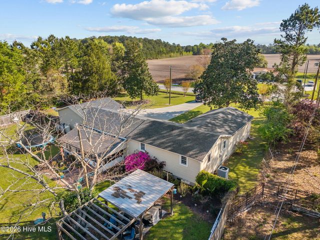 855 Belgrade Swansboro Road, Stella, NC 28582