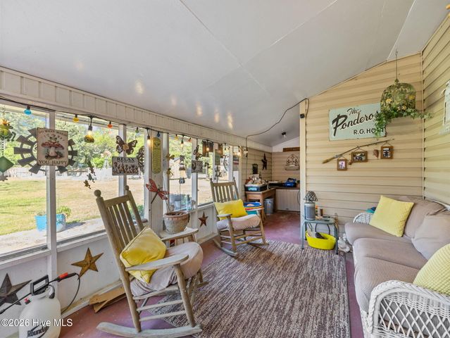 855 Belgrade Swansboro Road, Stella, NC 28582