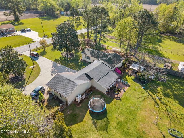 855 Belgrade Swansboro Road, Stella, NC 28582
