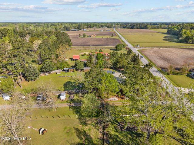 855 Belgrade Swansboro Road, Stella, NC 28582