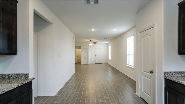 25703 Northpark Palm Drive, Porter, TX 77365