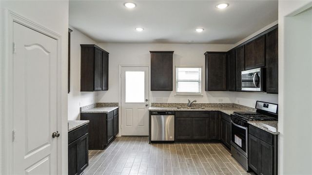 25703 Northpark Palm Drive, Porter, TX 77365