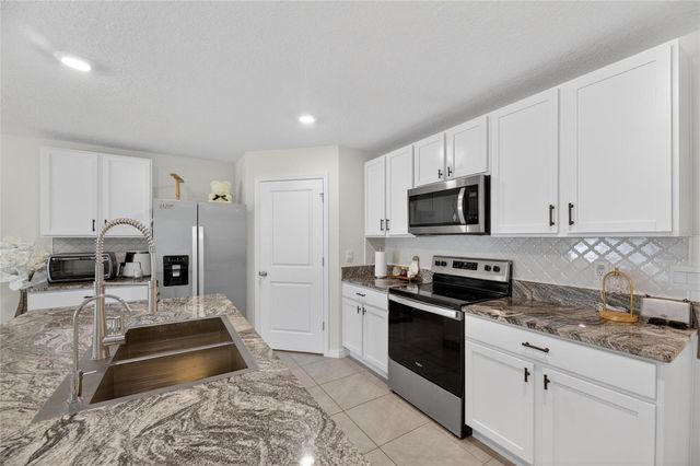 3255 SILVER DATE DRIVE, Wimauma, FL 33598