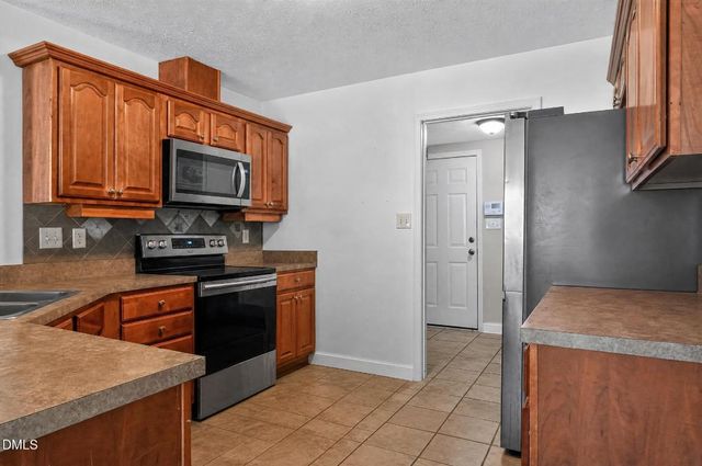 545 Colonial Hills Drive, Lillington, NC 27546