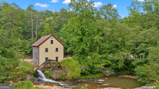 151 High Point Drive, Hoschton, GA 30548