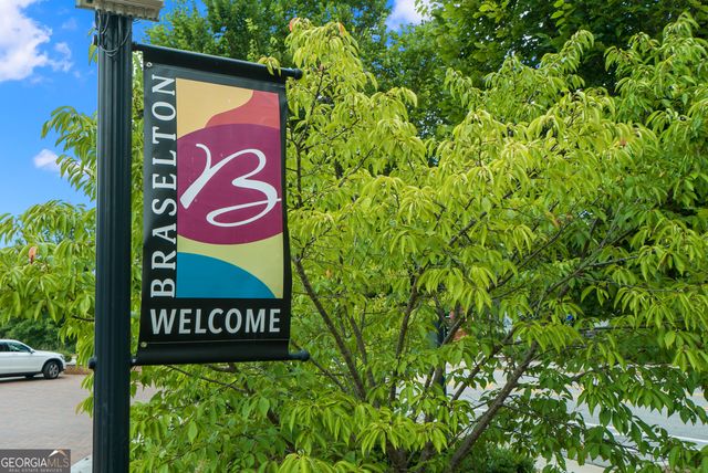 151 High Point Drive, Hoschton, GA 30548