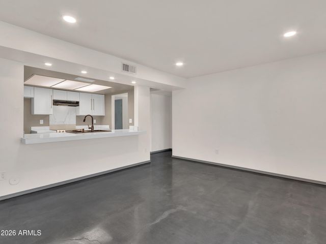 5605 W REDFIELD Road, Glendale, AZ 85306