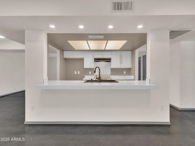 5605 W REDFIELD Road, Glendale, AZ 85306
