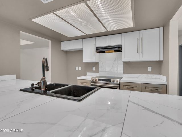 5605 W REDFIELD Road, Glendale, AZ 85306