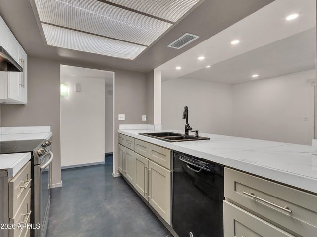 5605 W REDFIELD Road, Glendale, AZ 85306