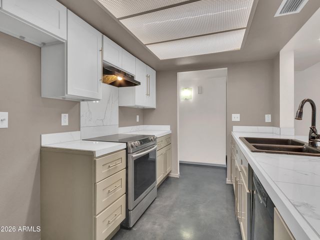 5605 W REDFIELD Road, Glendale, AZ 85306