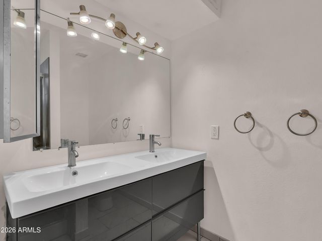 5605 W REDFIELD Road, Glendale, AZ 85306