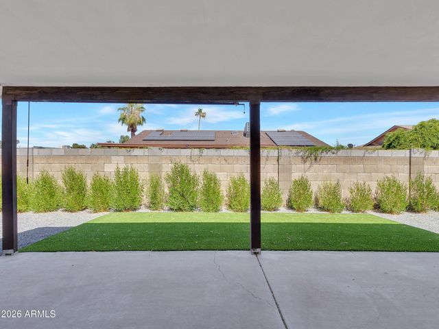 5605 W REDFIELD Road, Glendale, AZ 85306