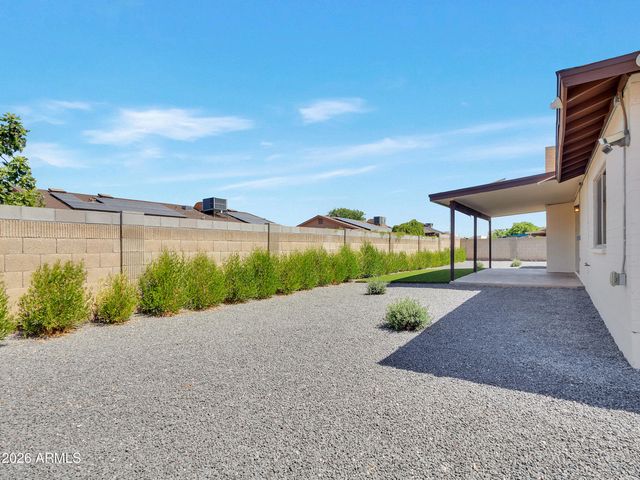 5605 W REDFIELD Road, Glendale, AZ 85306