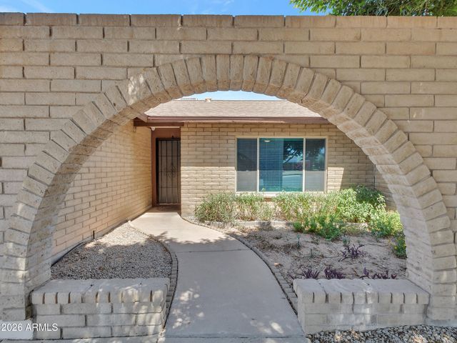 5605 W REDFIELD Road, Glendale, AZ 85306
