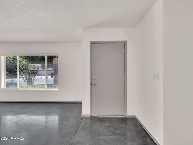 5605 W REDFIELD Road, Glendale, AZ 85306