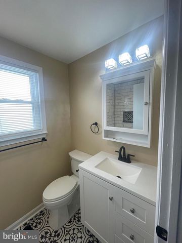 3 FARMHOUSE CT, Sicklerville, NJ 08081