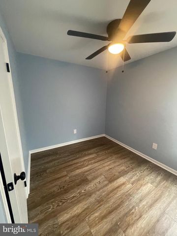 3 FARMHOUSE CT, Sicklerville, NJ 08081