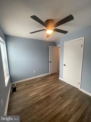 3 FARMHOUSE CT, Sicklerville, NJ 08081