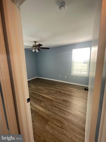 3 FARMHOUSE CT, Sicklerville, NJ 08081