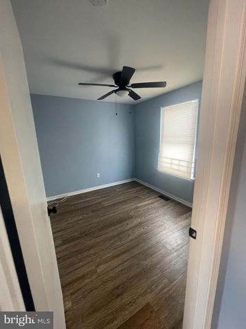 3 FARMHOUSE CT, Sicklerville, NJ 08081