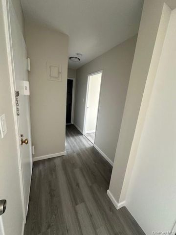 460 Old Town Road 13C, Port Jefferson Station, NY 11776