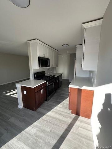 460 Old Town Road 13C, Port Jefferson Station, NY 11776