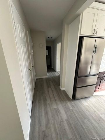 460 Old Town Road 13C, Port Jefferson Station, NY 11776