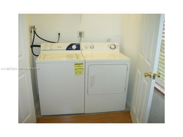 2890 N Oakland Forest Dr 111, Oakland Park, FL 33309