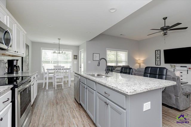 104 Meredith Layne Court, Perry, GA 31069