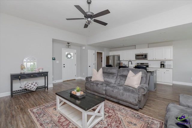 104 Meredith Layne Court, Perry, GA 31069