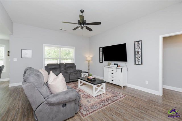 104 Meredith Layne Court, Perry, GA 31069