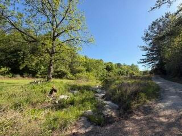 5860 E Kentucky 790, Bronston, KY 42518