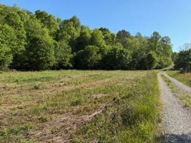 5860 E Kentucky 790, Bronston, KY 42518