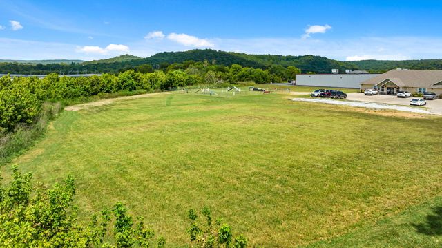 000 Gordon Hollow Drive, Pineville, MO 64856