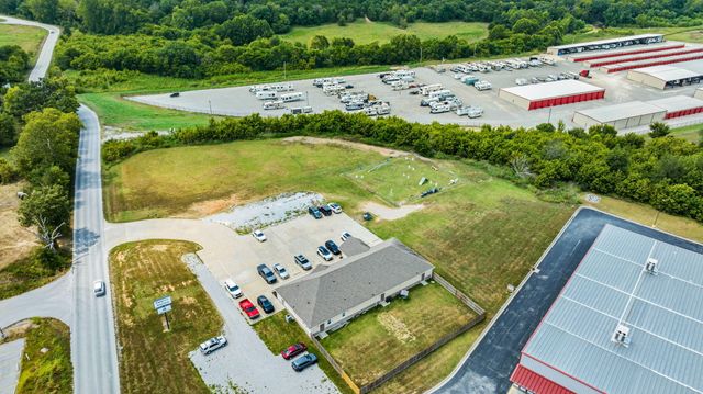 000 Gordon Hollow Drive, Pineville, MO 64856