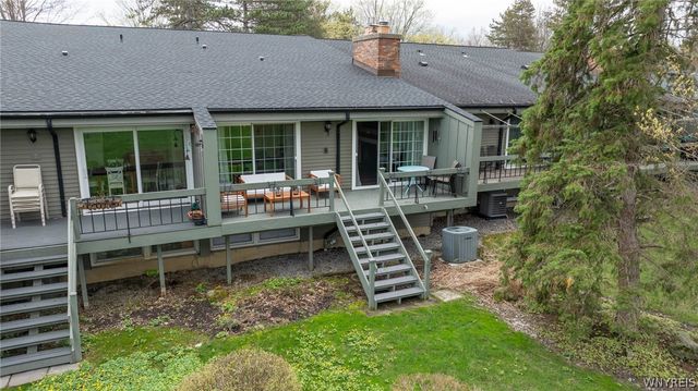 98 Bridle, Orchard Park, NY 14127