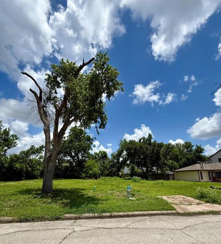 4626 Maple Street, Bellaire, TX 77401