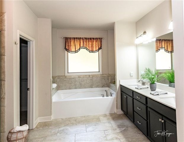 5645 Pleasant Woods Drive, Flowery Branch, GA 30542