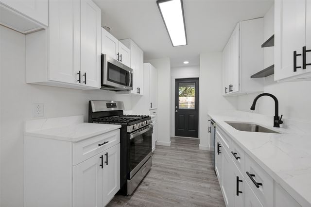 209 W 12th Street, Irving, TX 75060
