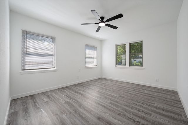 209 W 12th Street, Irving, TX 75060