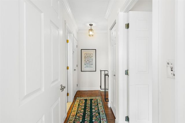 17 Middlesex 17, Wilton Manors, FL 33305