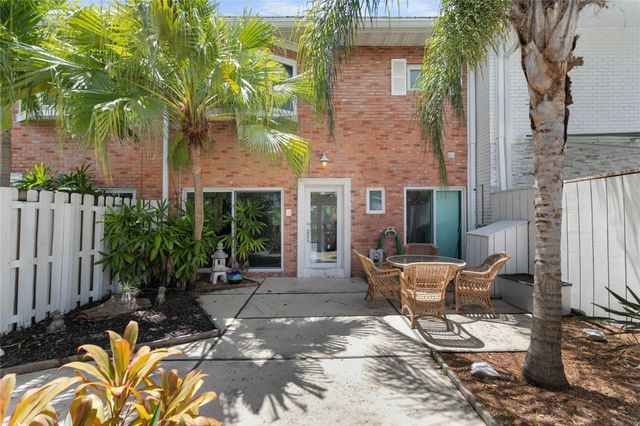 17 Middlesex 17, Wilton Manors, FL 33305